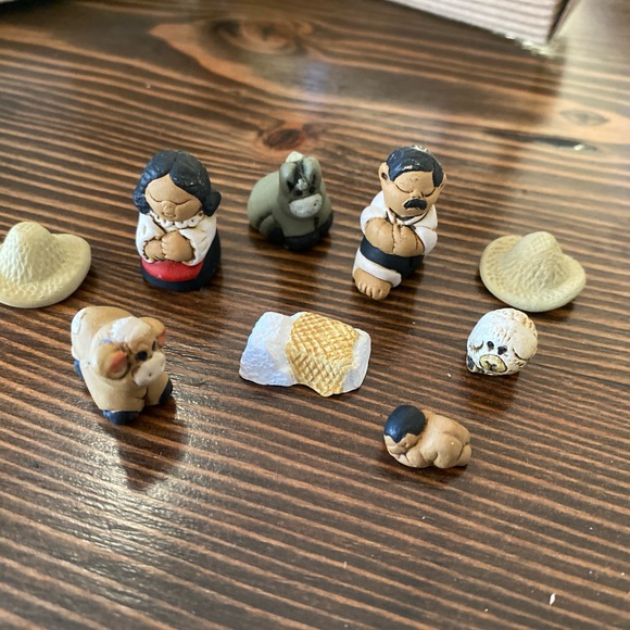 Peruvian Handmade Clay 9-Piece Mini Nativity Set 1" H Christmas Original Box - Picture 3 of 12